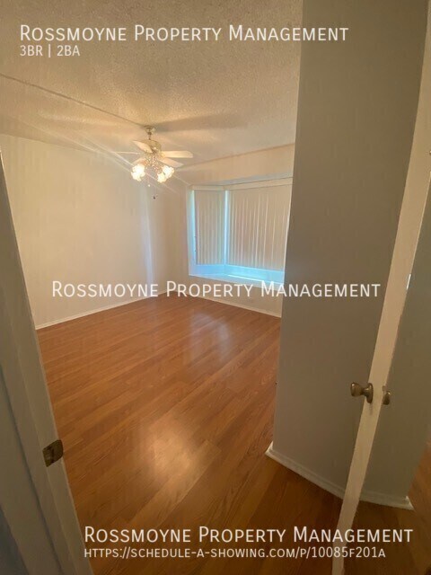 Building Photo - 12913 Strathern St
