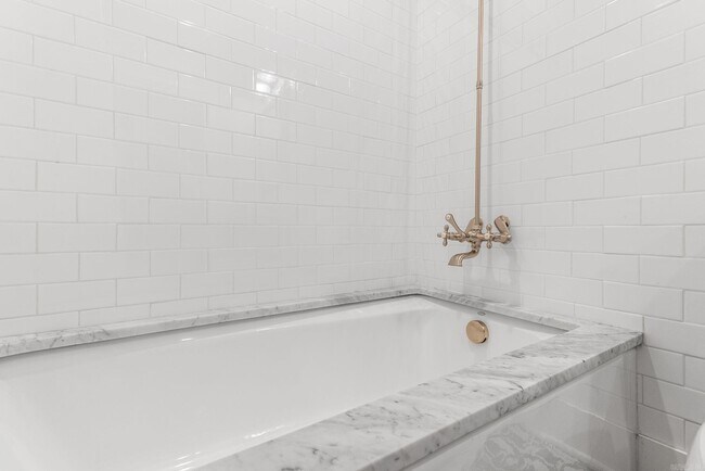 Building Photo - 1628 Pine Valley Rd