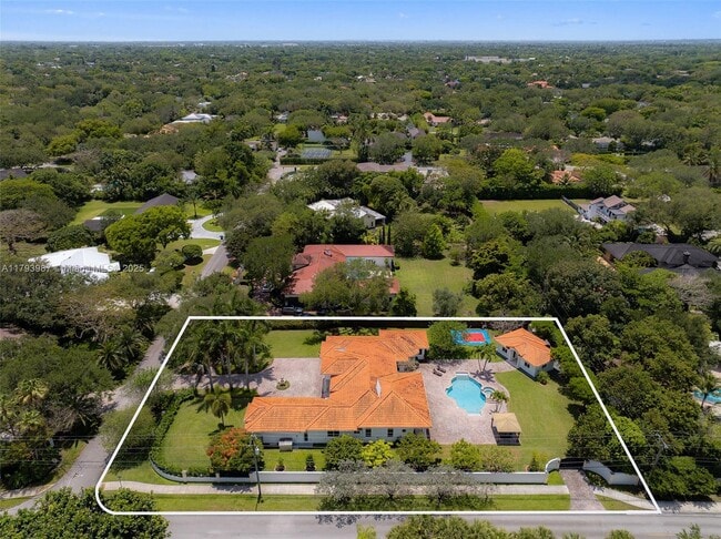 Building Photo - 9400 SW 93rd Ct