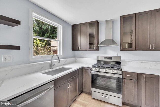 Building Photo - 7536 Abbington Dr