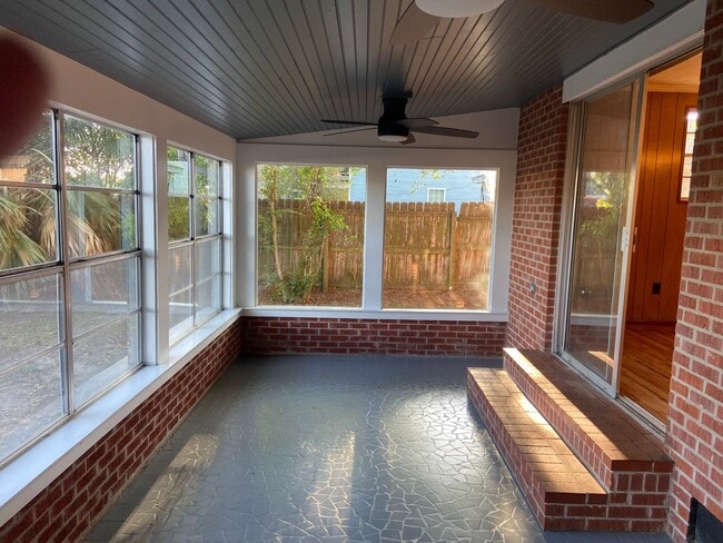Building Photo - 3 Bedroom Biloxi