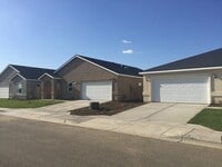Building Photo - 3 Bedroom Brand New Madera Home for Rent
