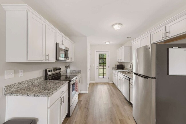 Building Photo - 214 Jeremy Ln