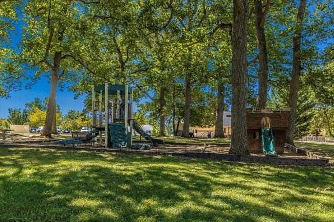 Building Photo - Wildwood Park Rental