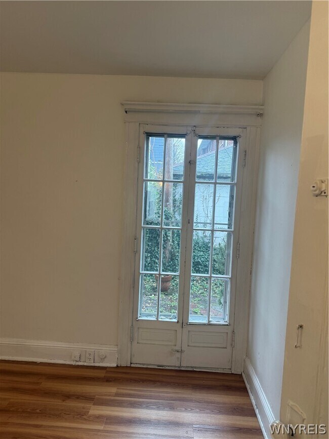 Building Photo - 37 Inwood Pl