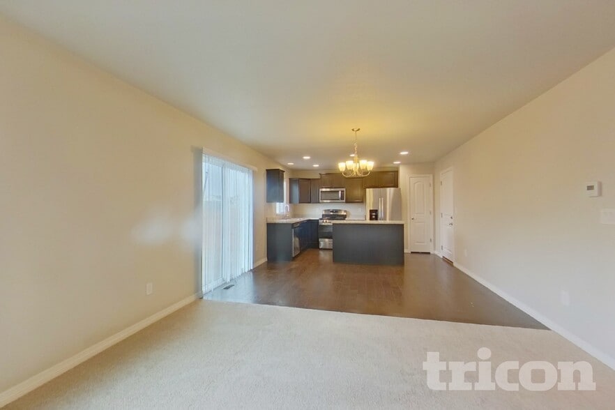 Building Photo - 9972 Emerald Vista Dr