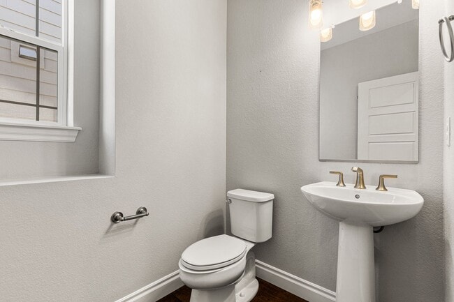 Building Photo - Beautiful Home in Commerce City!