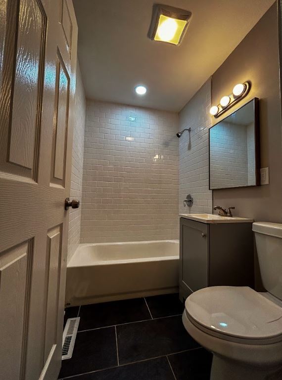 Building Photo - 2424 Marshalltown Dr