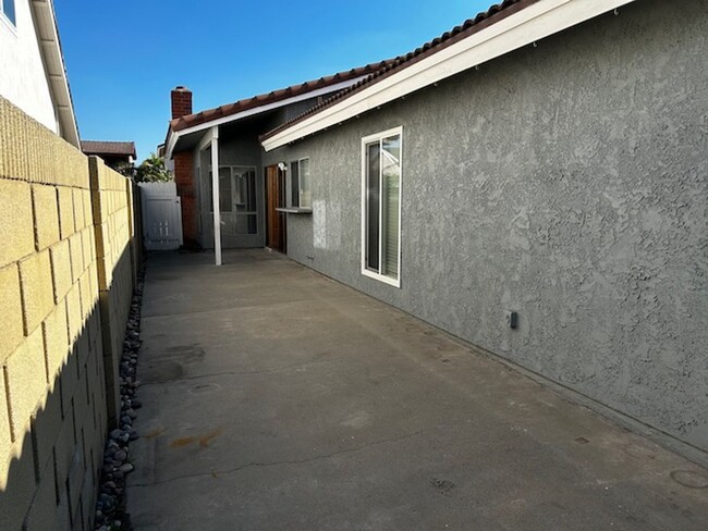 Building Photo - DON'T MISS OUT! HOME AVAILABLE BEGINNING OF MAY