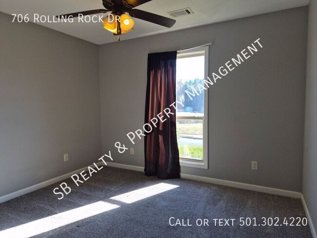 Building Photo - 706 Rolling Rock Dr
