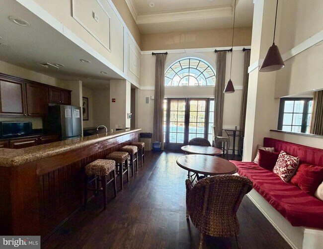 Building Photo - 2321 25th St S