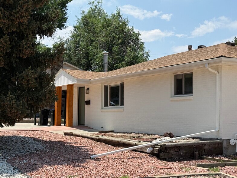 Building Photo - 6675 Fenton St