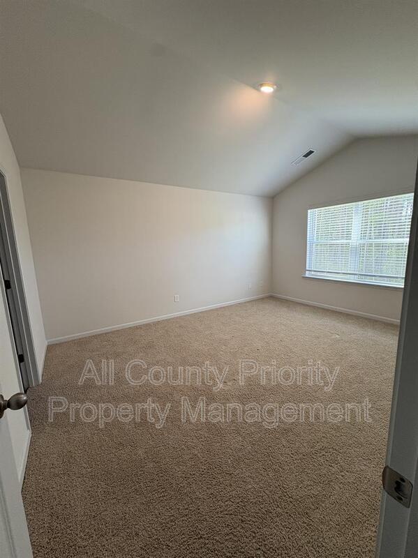 Building Photo - 3803 Falcon Ct