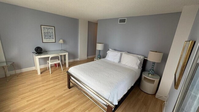 Building Photo - 2200 NE 33rd Ave