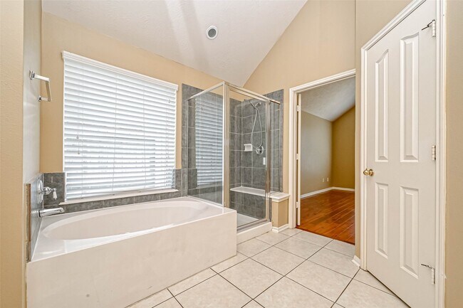 Building Photo - 18039 Parkwille Ln