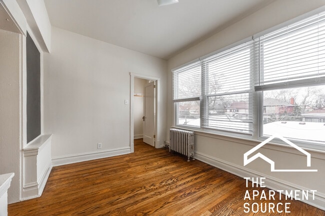 Building Photo - 1432 W Jonquil Terrace