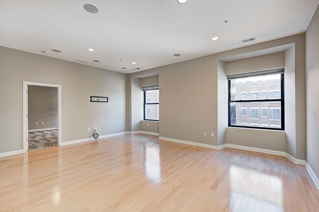 Building Photo - Indianapolis Athletic Club Condo