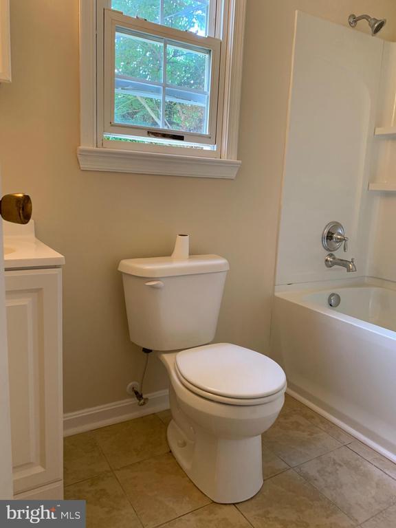 Building Photo - 1605 Charles St