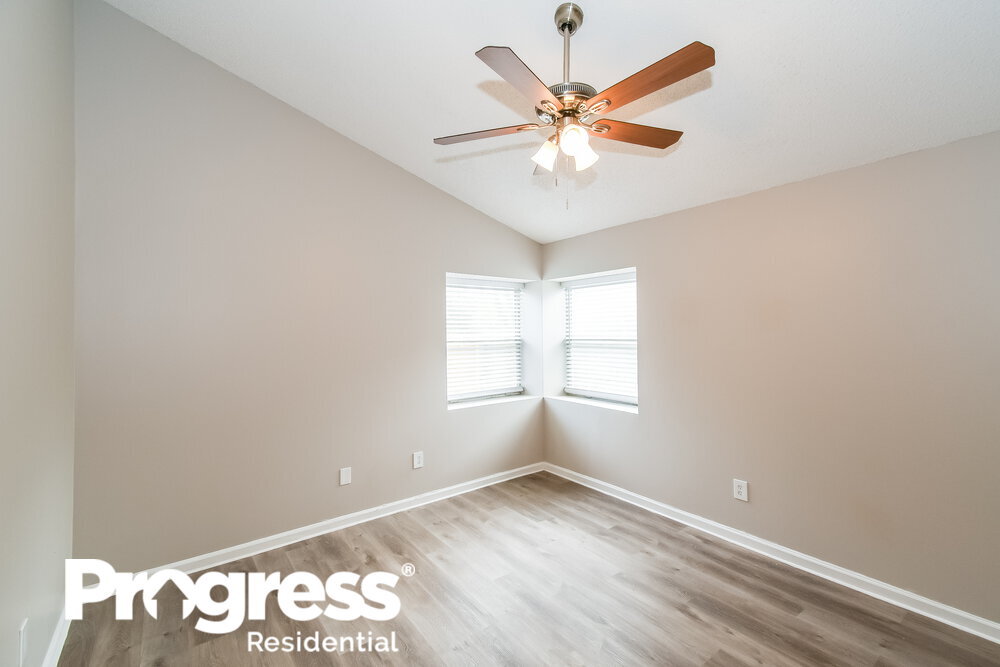 Building Photo - 8790 Townsquare Dr S