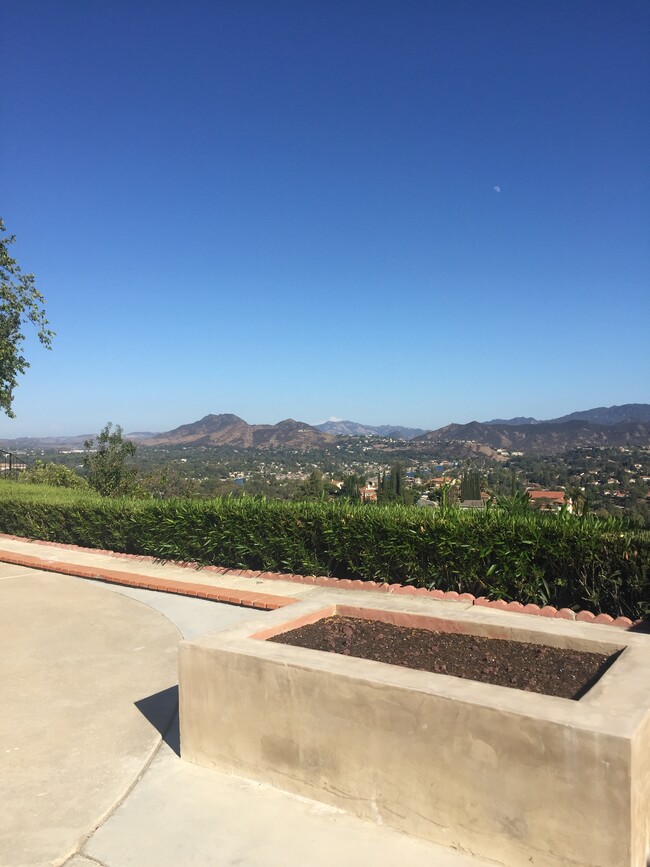Building Photo - 1636 Castlehill Ct