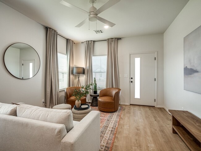 Building Photo - Glenhaven Townhomes