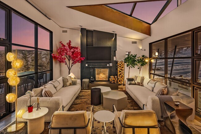 Building Photo - 2700 Juniper Hill Rd