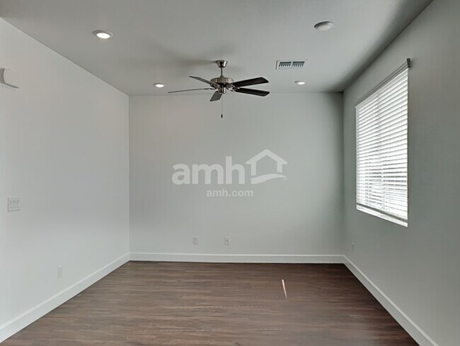 Building Photo - 6622 S 42nd Ln