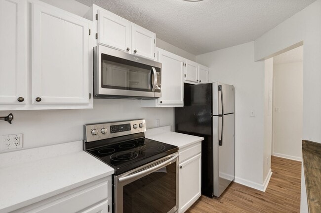 Building Photo - Nice 1 bedroom 2nd floor condo in SW Durham!