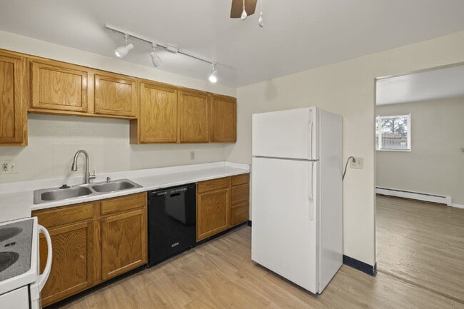 Building Photo - 4060 Airport Rd