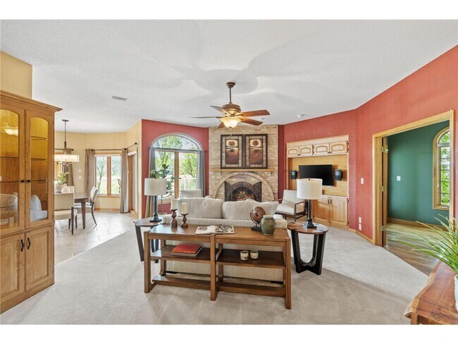 Building Photo - 6210 Deerwood Cir N