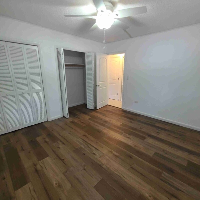 Building Photo - 127 Monroe Dr