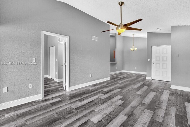 Building Photo - 2803 N Oakland Forest Dr