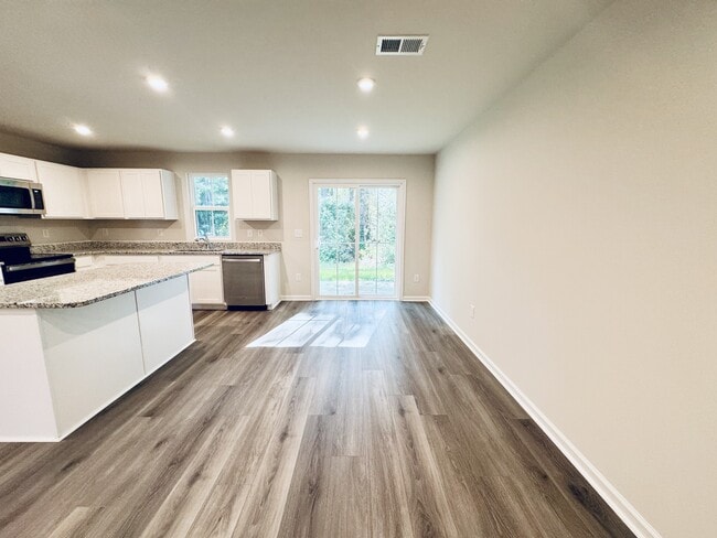 Building Photo - 261 Christiana Ln