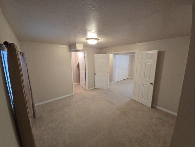 Building Photo - 1361 N 325 E