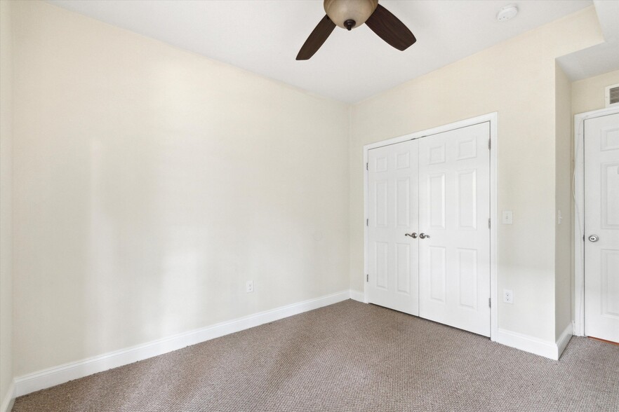 Building Photo - 1928 N Gratz St