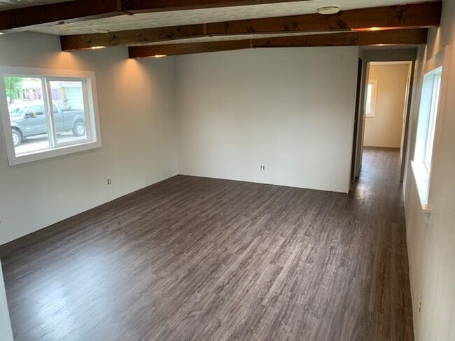 Building Photo - 3 bed 1.5 bath mobile