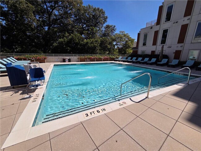 Building Photo - 775 Juniper St NE