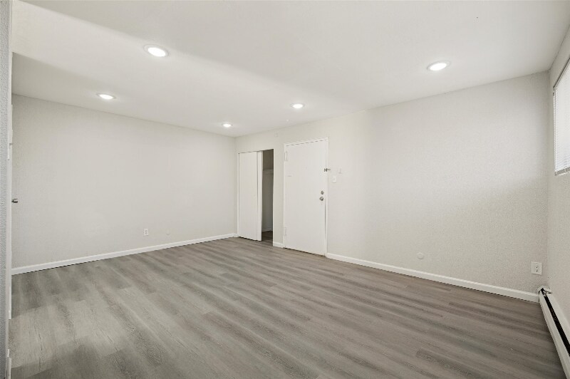 Building Photo - 1302 W Albanus St