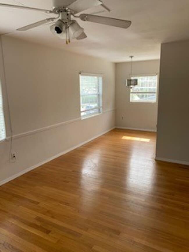 Building Photo - Delaney Park Apartment