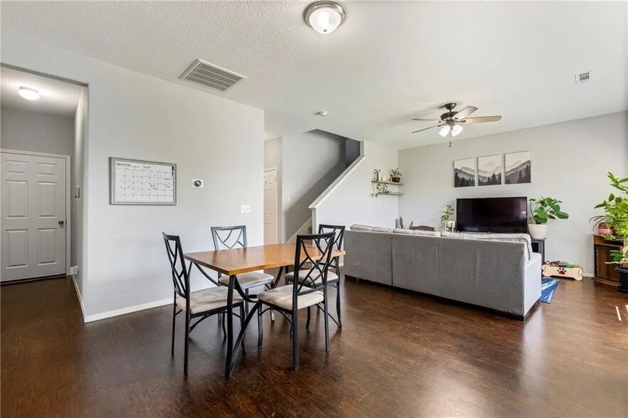 Dining Area - 805 NW 70th Ave