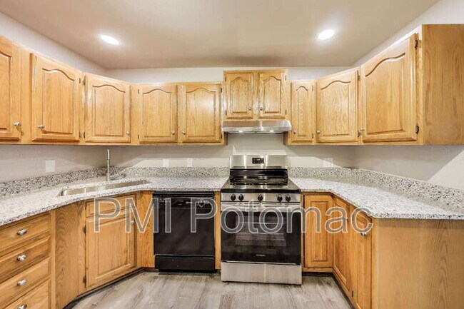Building Photo - 8349 Bear Creek Dr