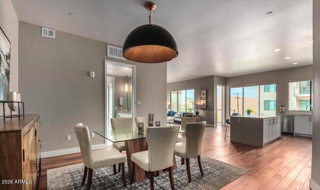 Building Photo - 7300 E Earll Dr