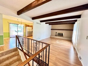 Building Photo - 4 Bedroom, 3 Bath walking distance to Amanda Arnold Elementary!