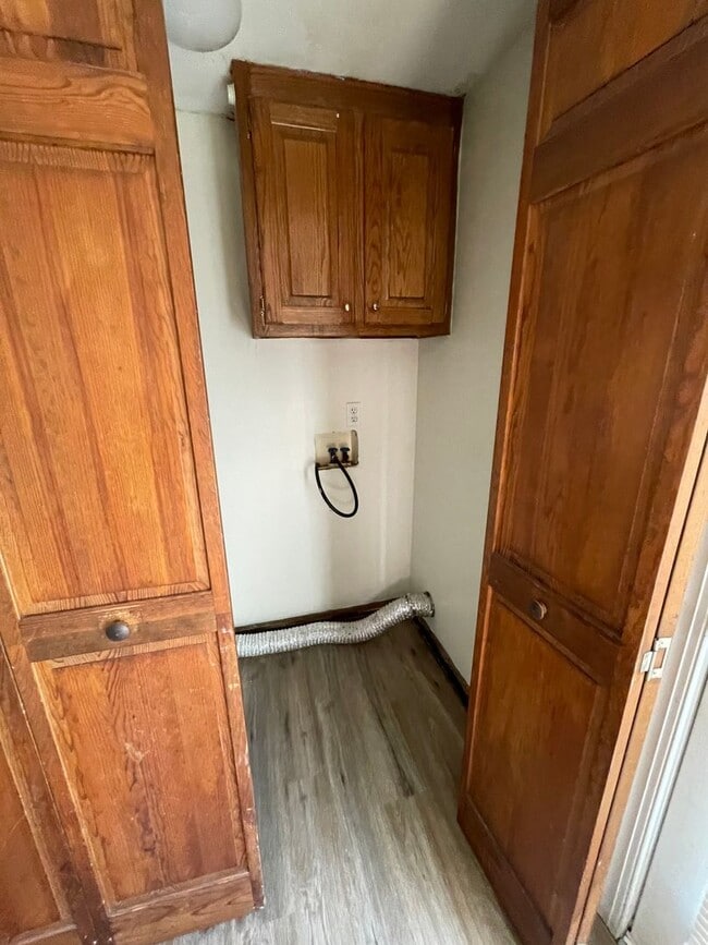 Building Photo - 3 Bedroom 2.5 Bath Townhome Located in Fou...