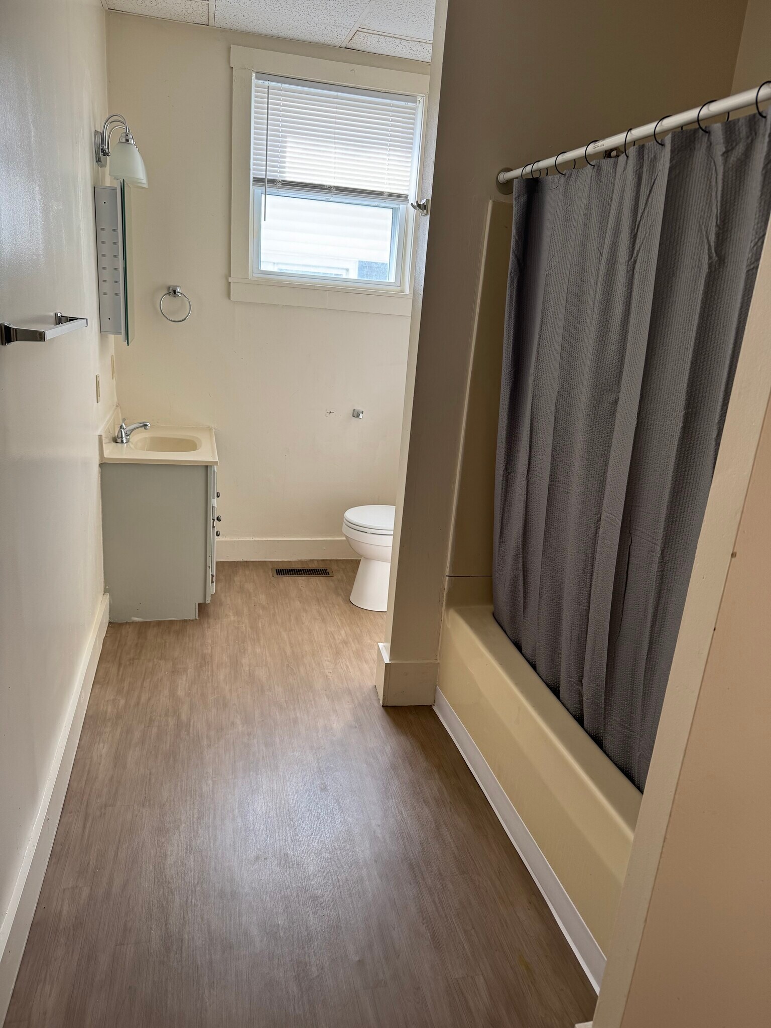 Front bathroom - 414 E 2nd St