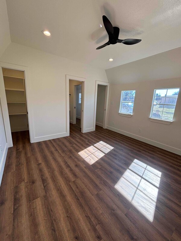 Building Photo - 3404 E Hwy 199