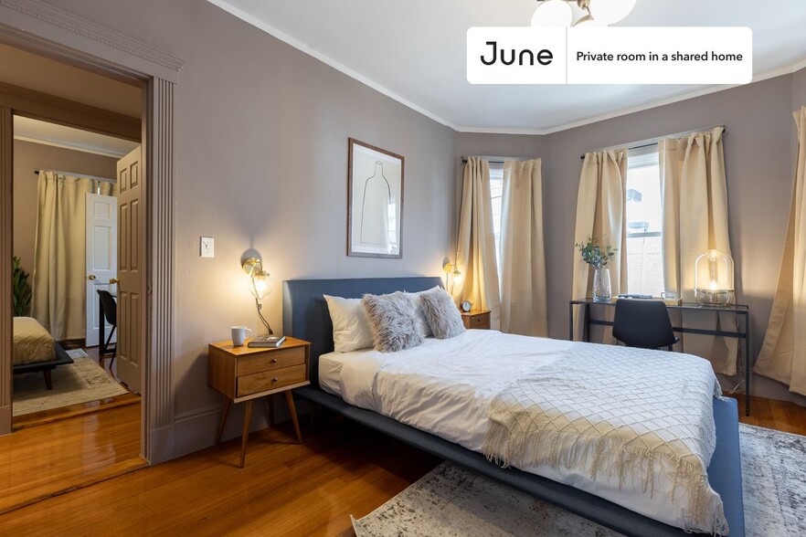 Primary Photo - Private bedroom in 3 bed/1 bath Home