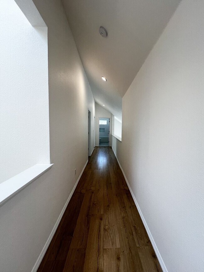 Building Photo - Beautifully Updated 3-Bedroom Home + Bonus Room with Private Backyard Retreat