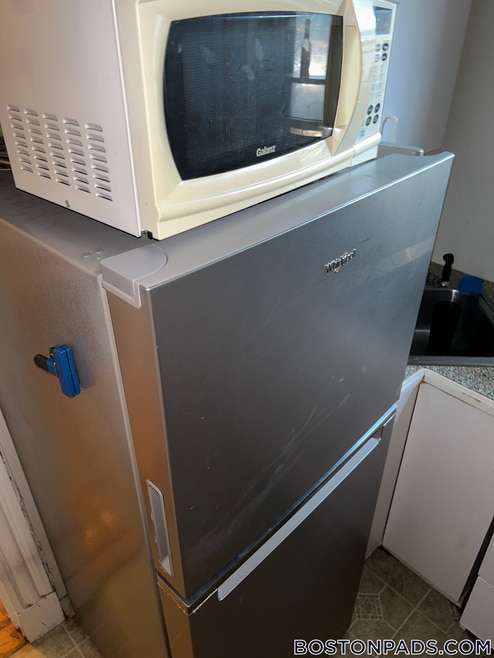 Building Photo - 211 Park Dr