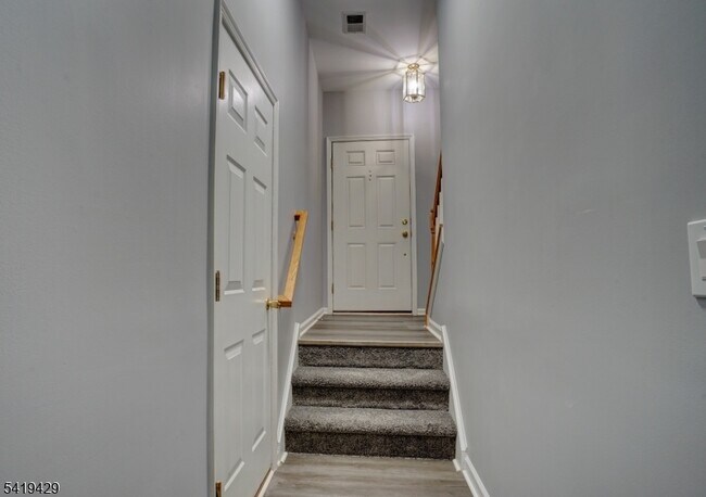 Building Photo - 15 Conover Terrace